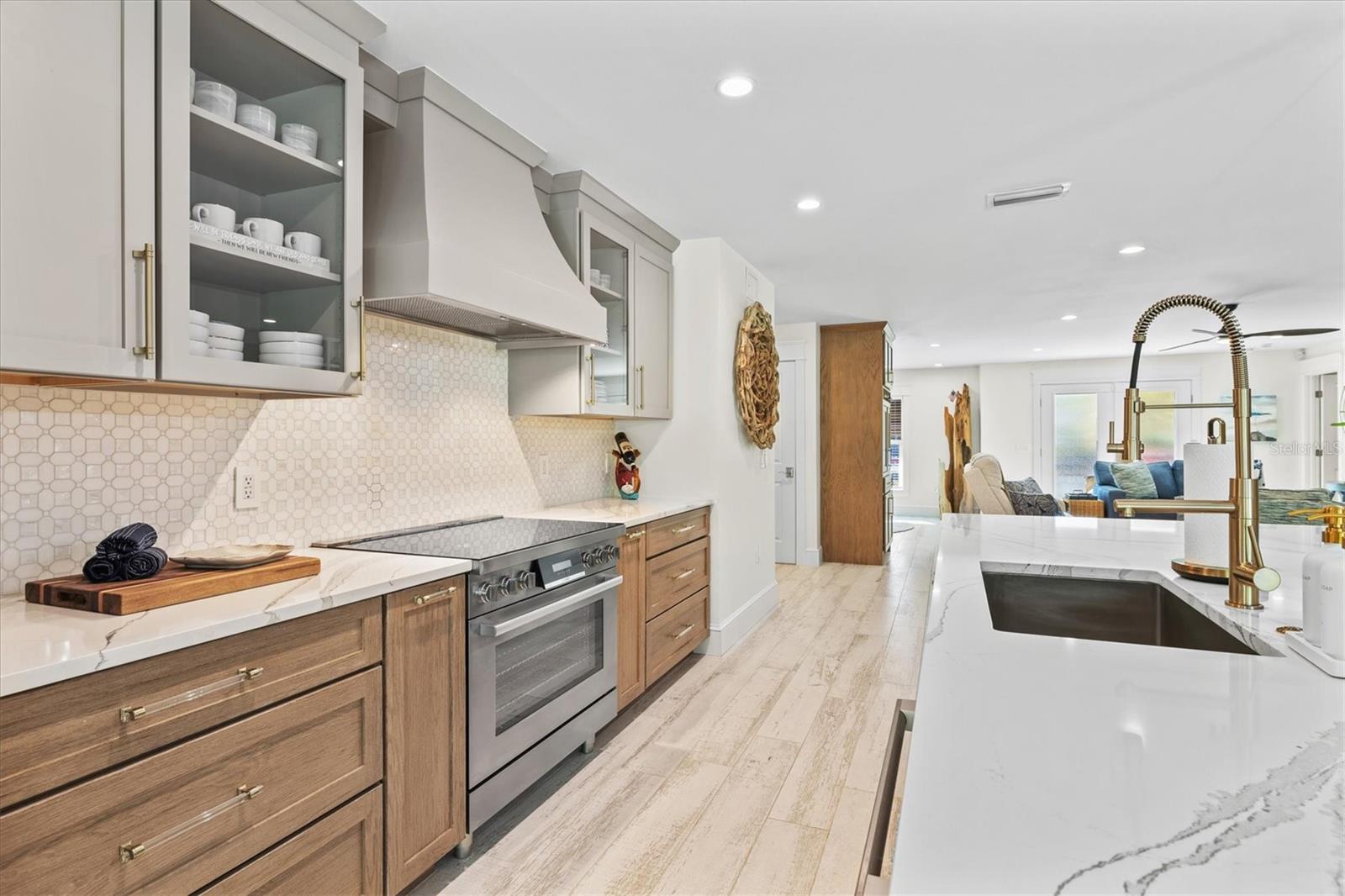 HOLMES BEACH 14TH UNIT - Residential