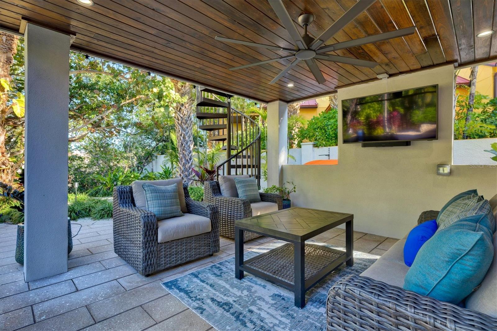 HOLMES BEACH 14TH UNIT - Residential