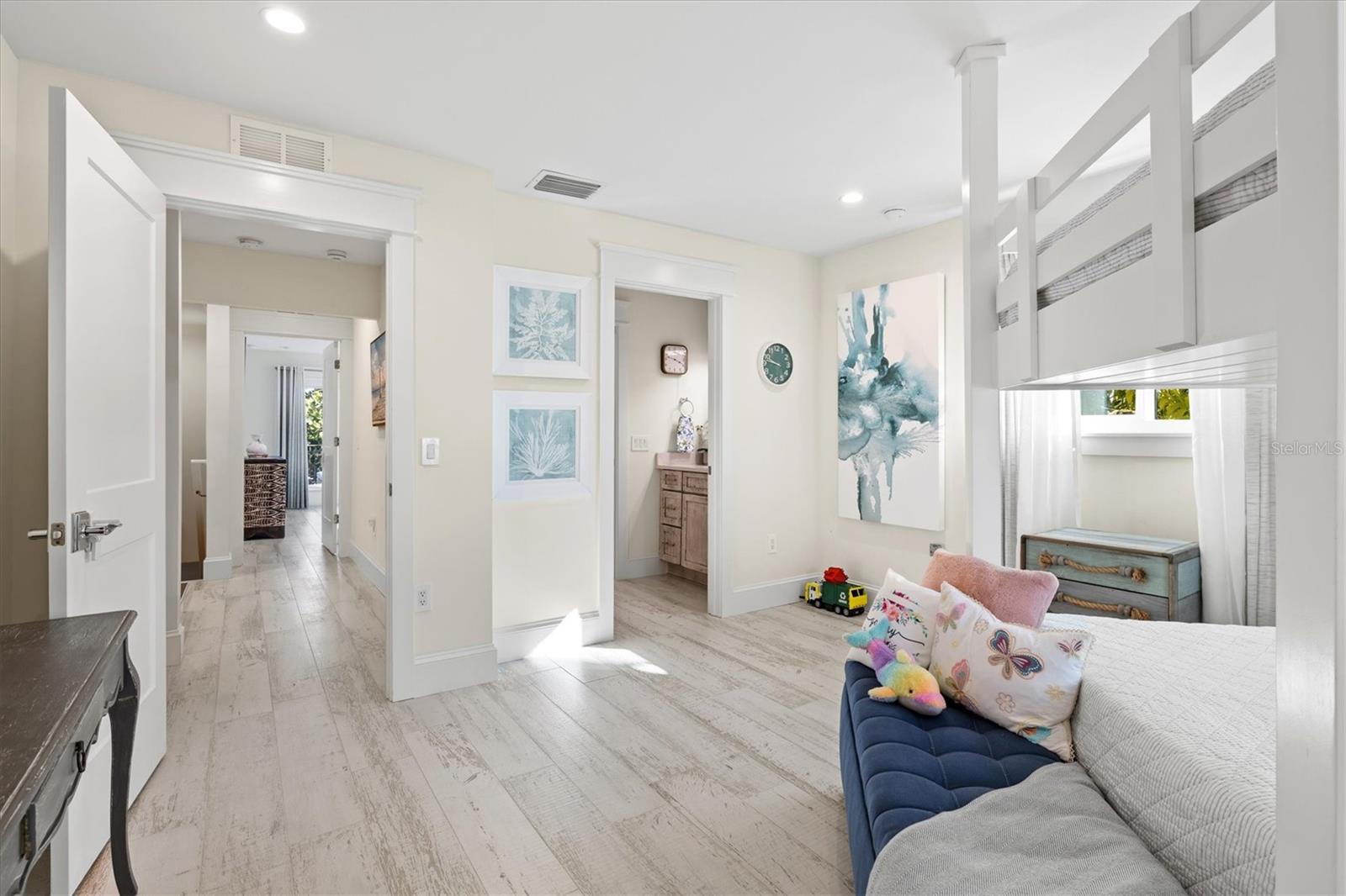 HOLMES BEACH 14TH UNIT - Residential