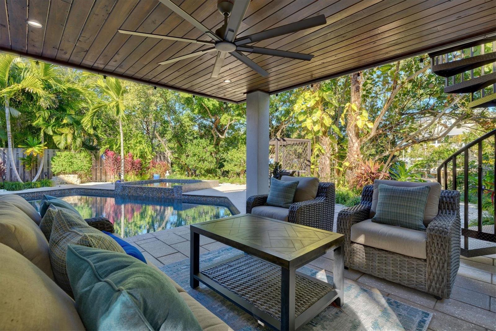 HOLMES BEACH 14TH UNIT - Residential