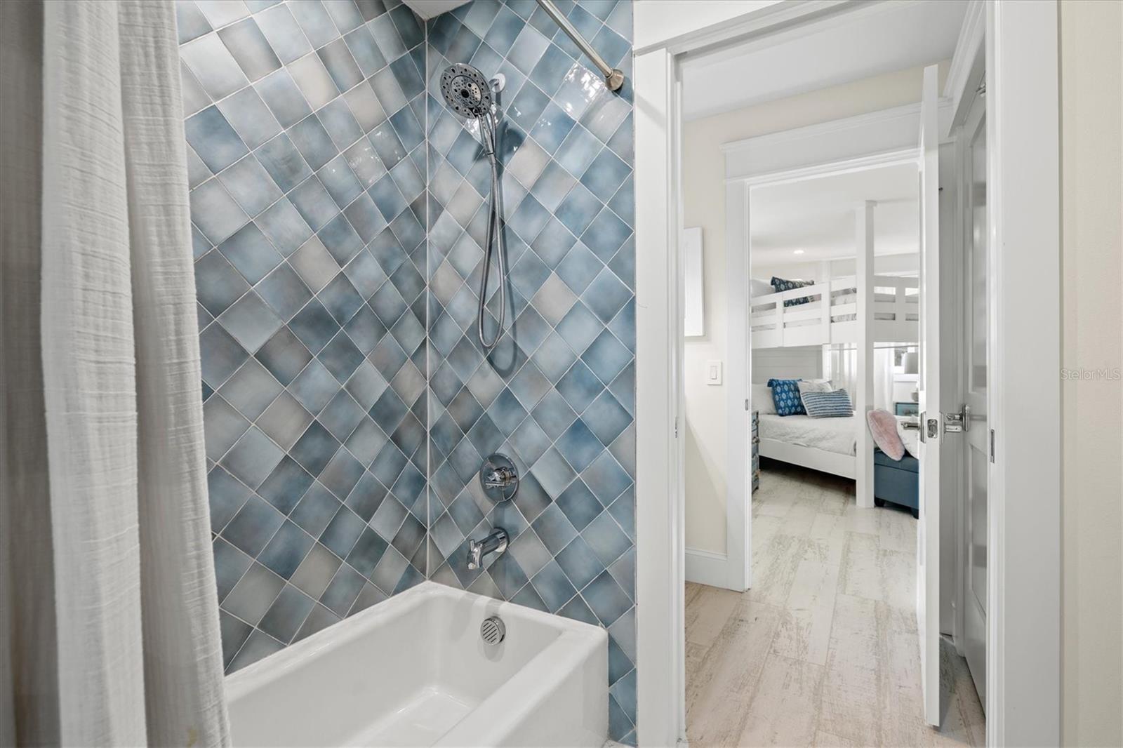 HOLMES BEACH 14TH UNIT - Residential