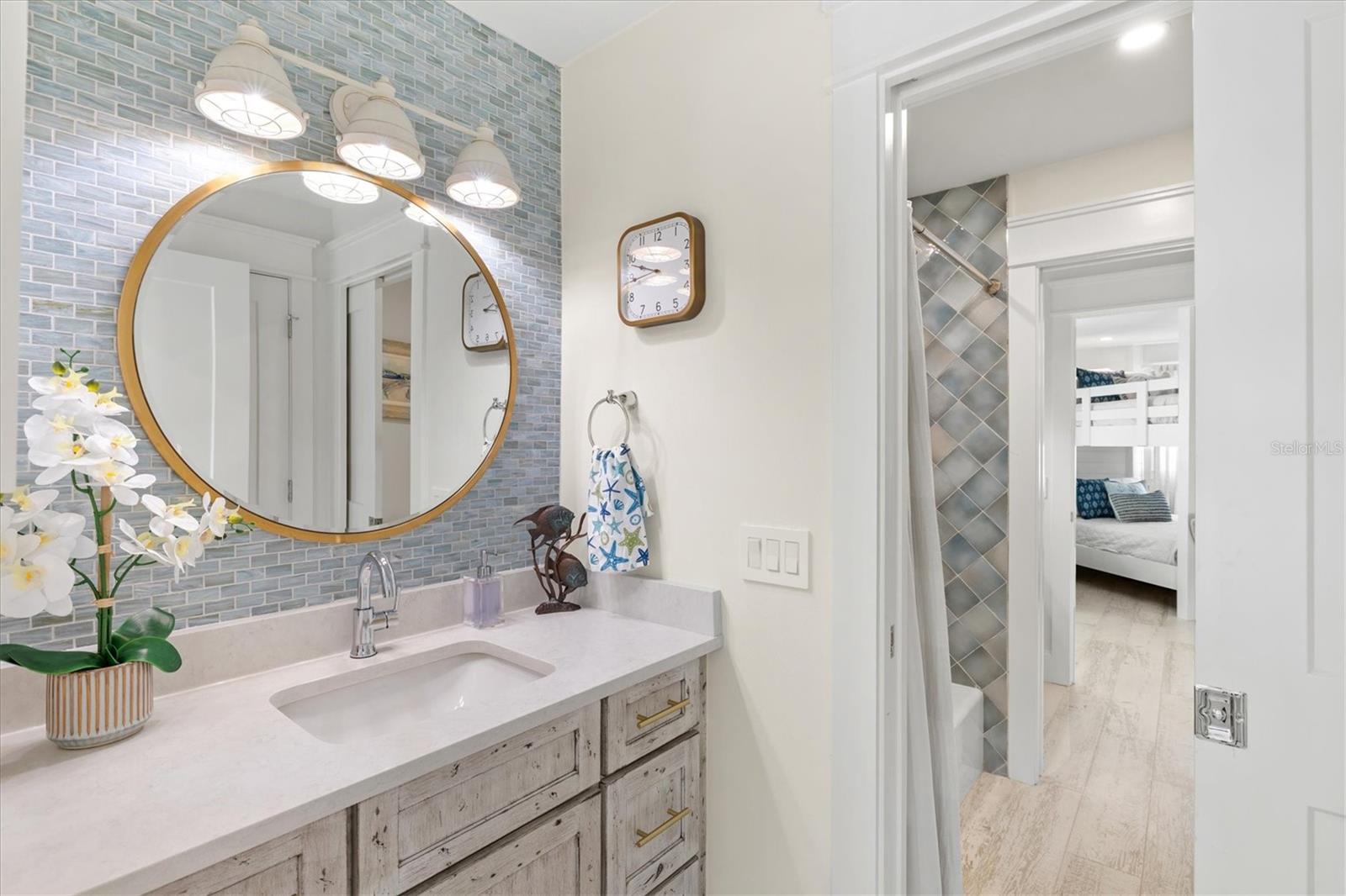 HOLMES BEACH 14TH UNIT - Residential