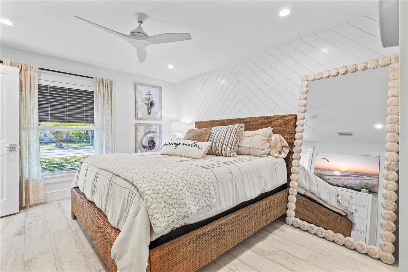 HOLMES BEACH 14TH UNIT - Residential