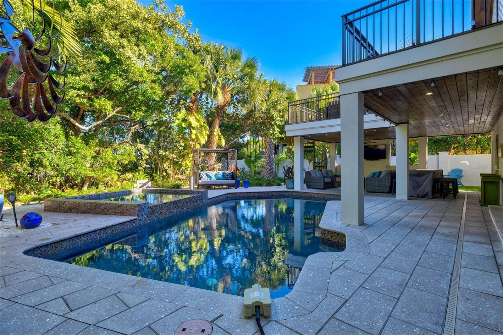 HOLMES BEACH 14TH UNIT - Residential