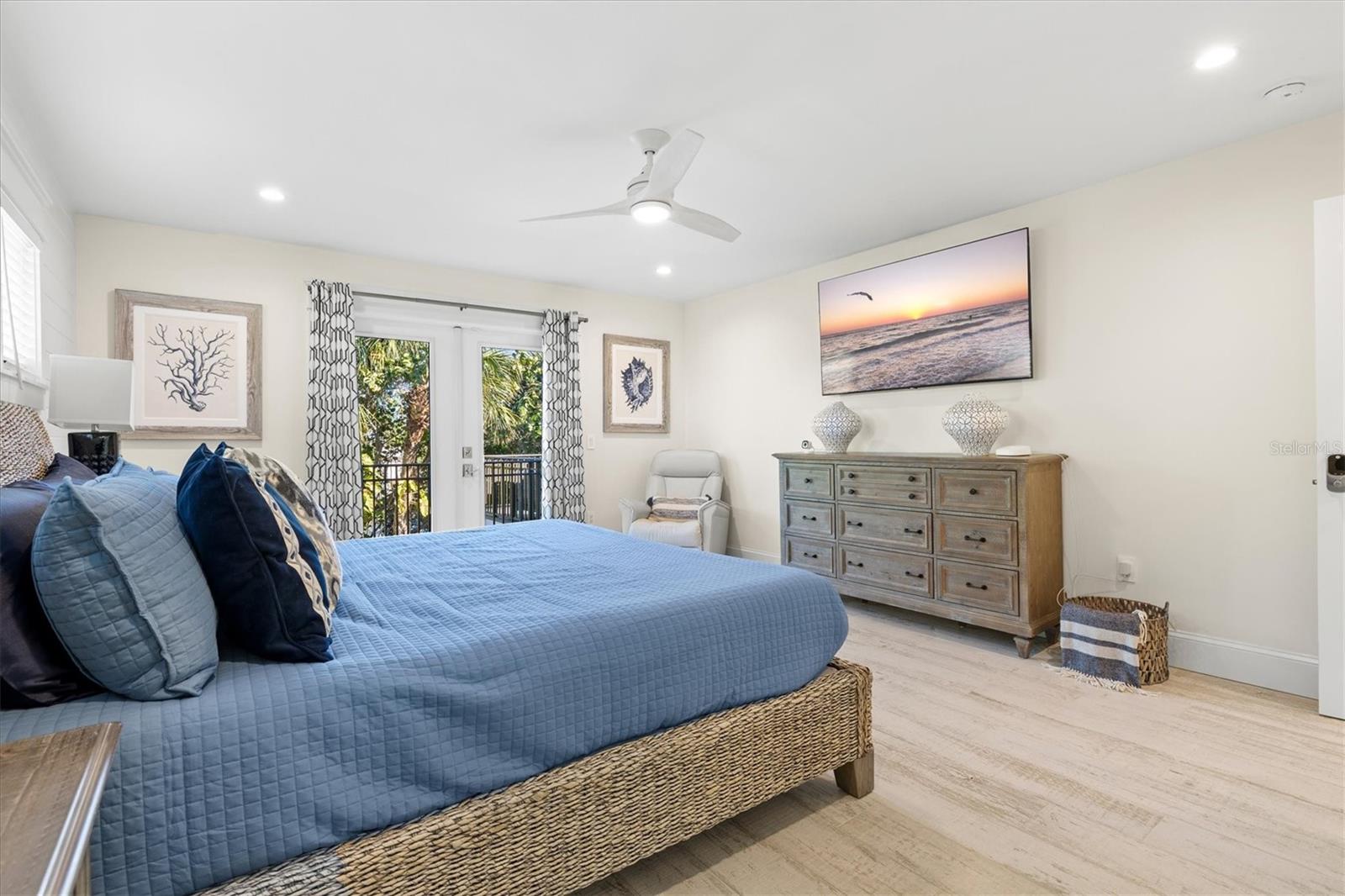 HOLMES BEACH 14TH UNIT - Residential