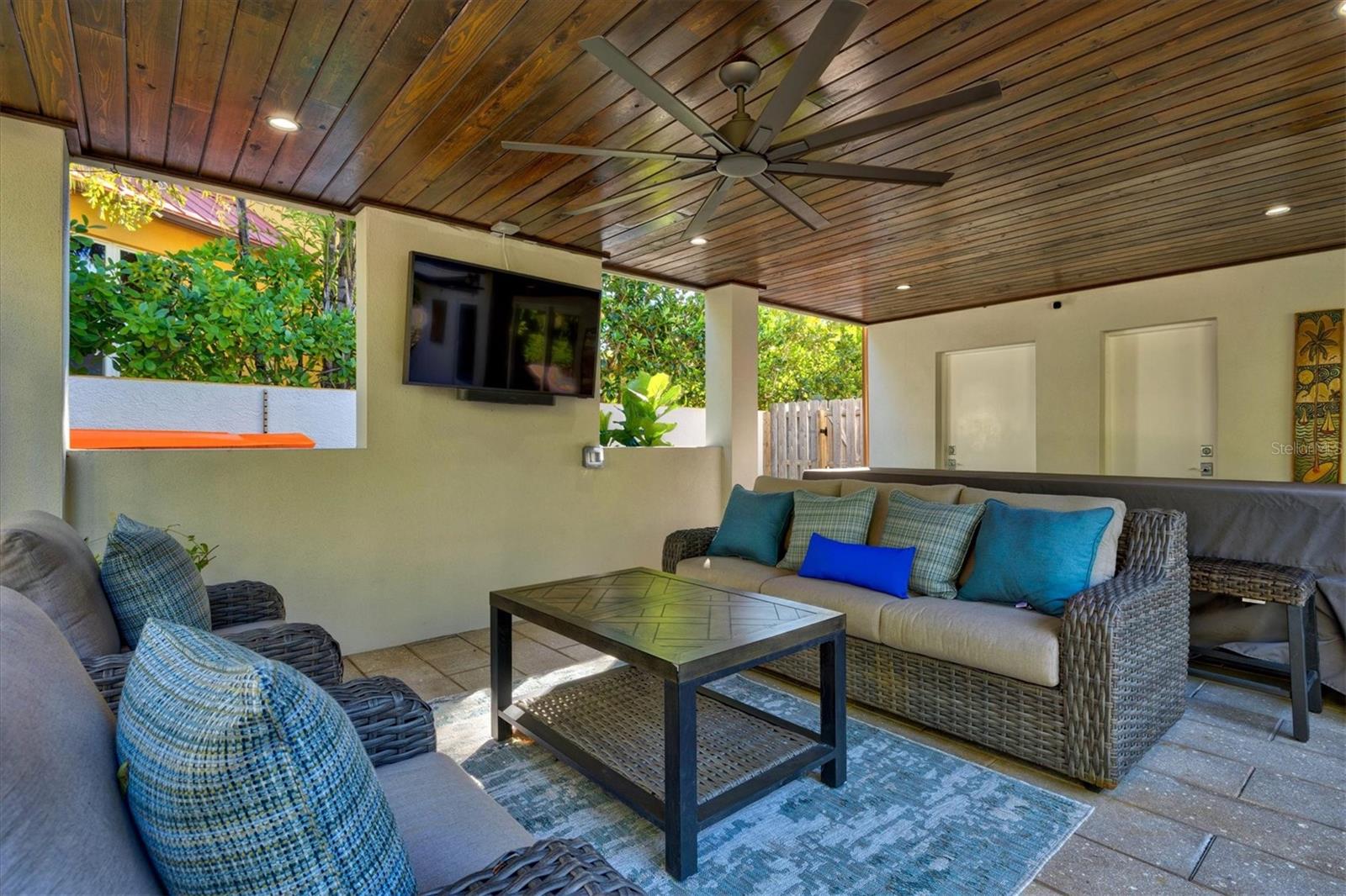 HOLMES BEACH 14TH UNIT - Residential