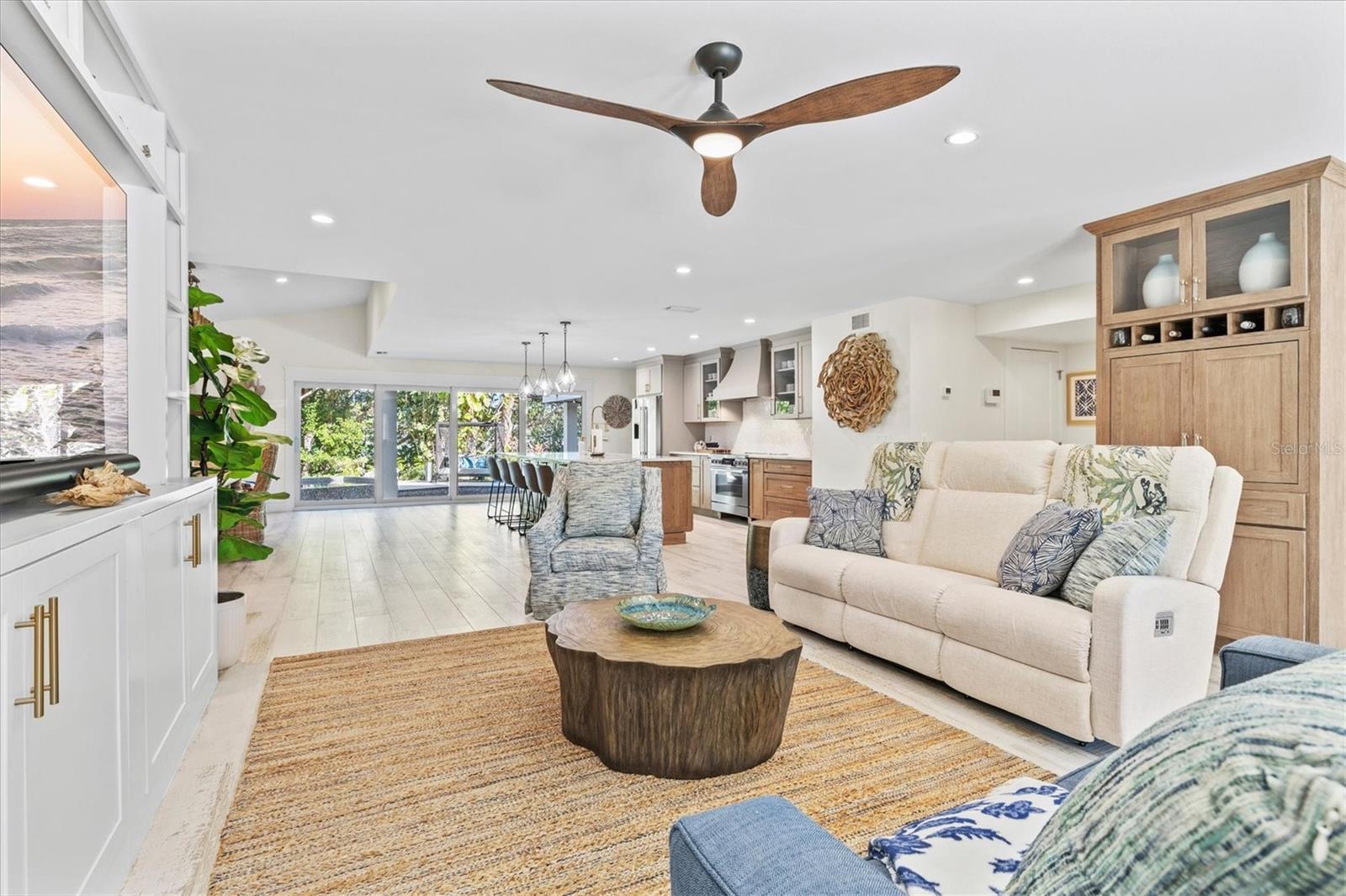 HOLMES BEACH 14TH UNIT - Residential