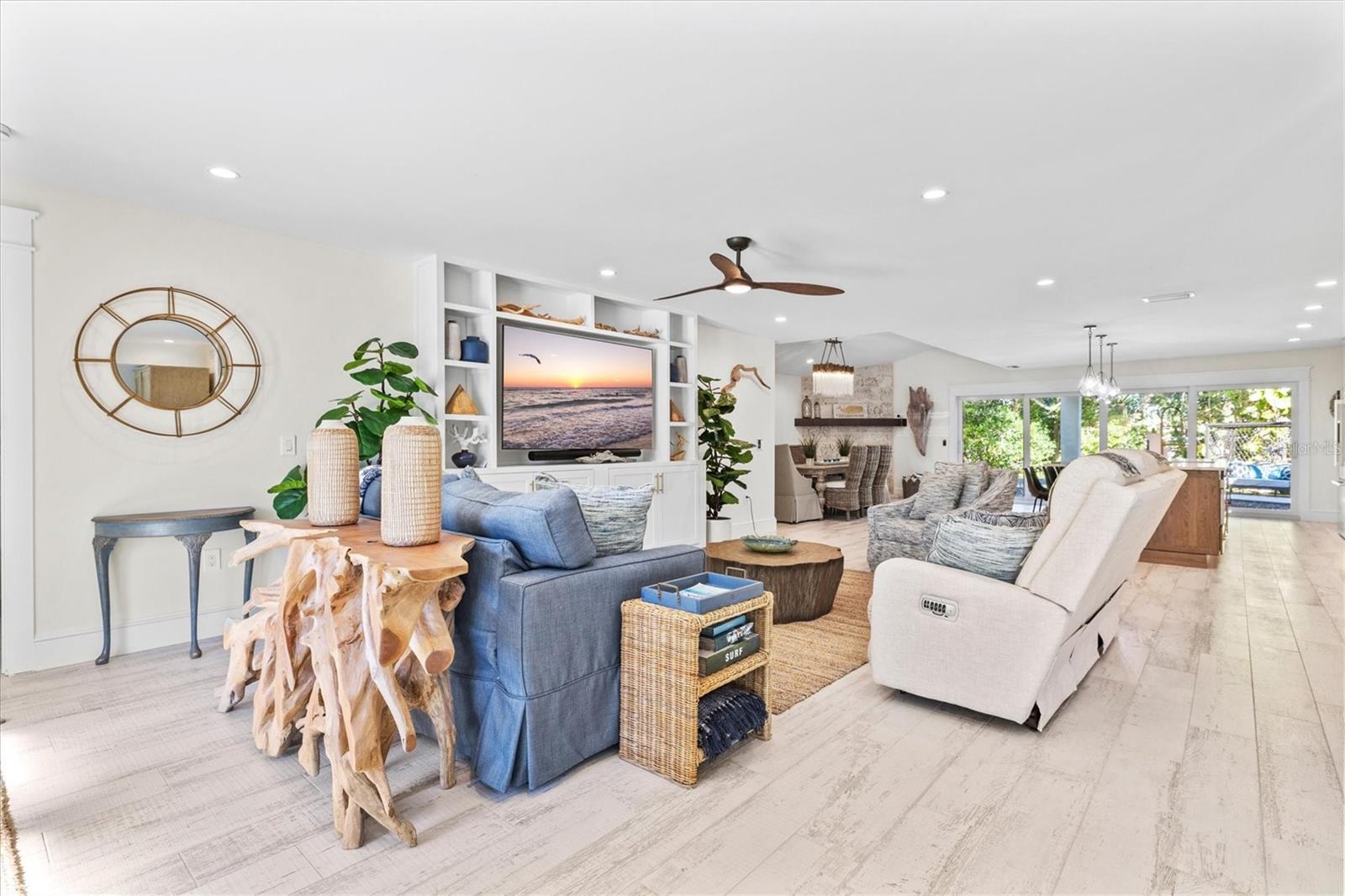 HOLMES BEACH 14TH UNIT - Residential