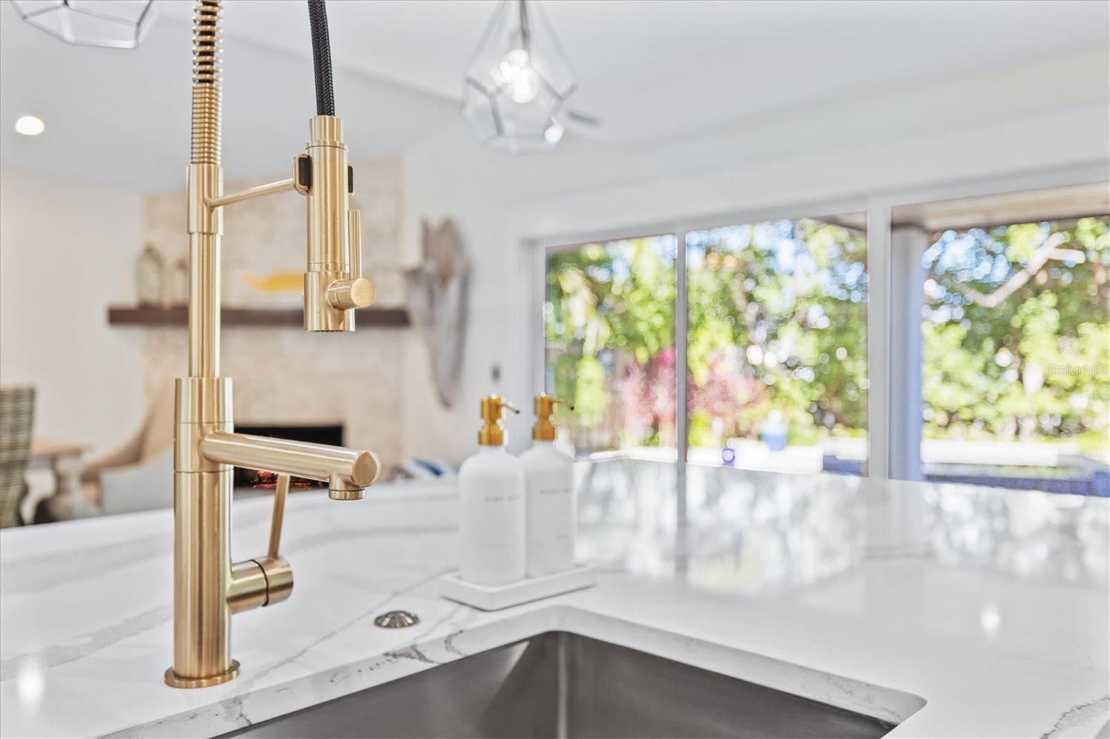 HOLMES BEACH 14TH UNIT - Residential