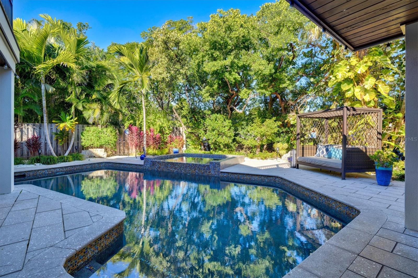 HOLMES BEACH 14TH UNIT - Residential