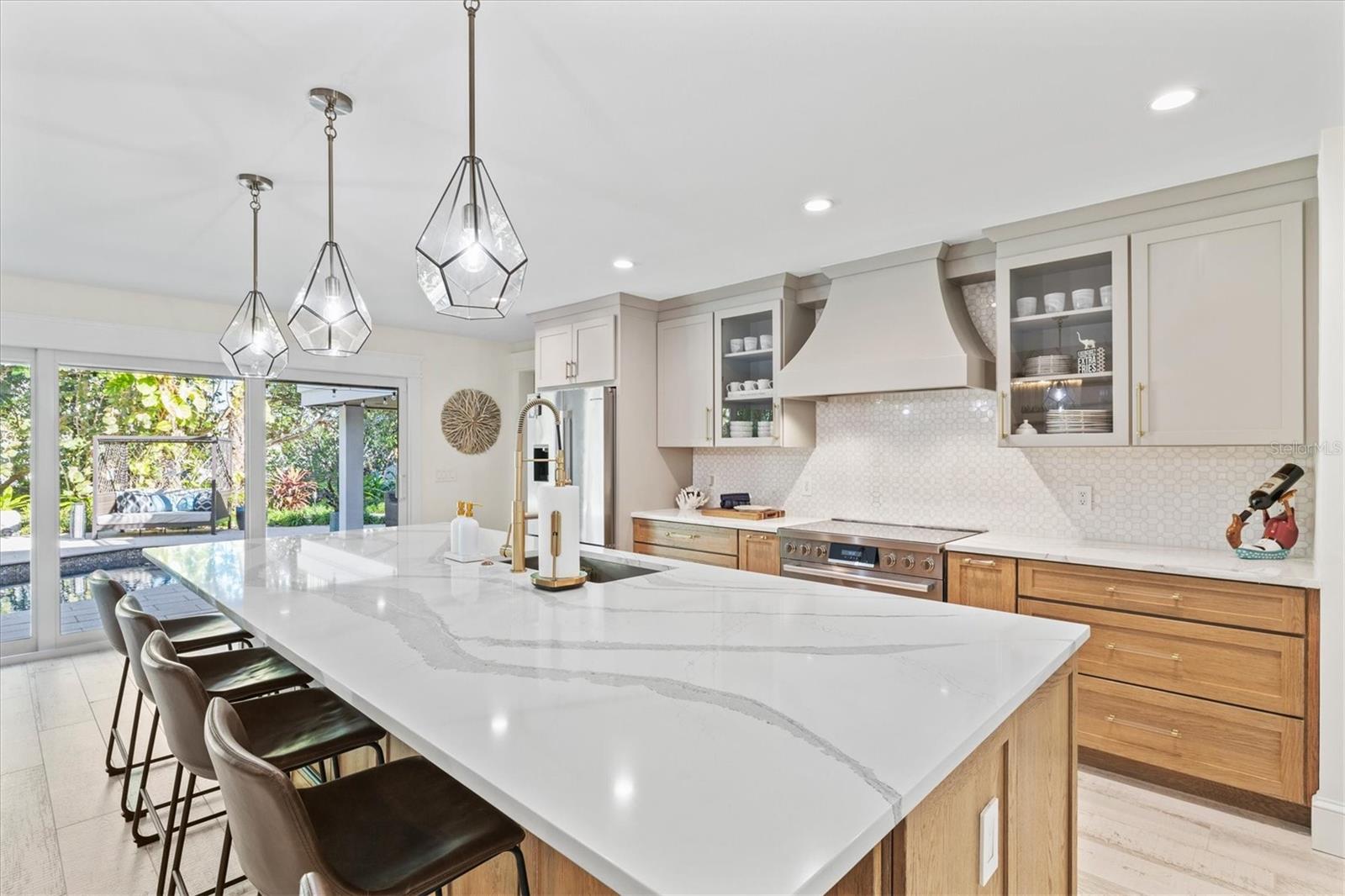 HOLMES BEACH 14TH UNIT - Residential