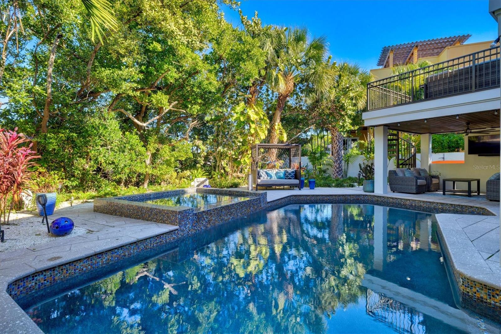 HOLMES BEACH 14TH UNIT - Residential