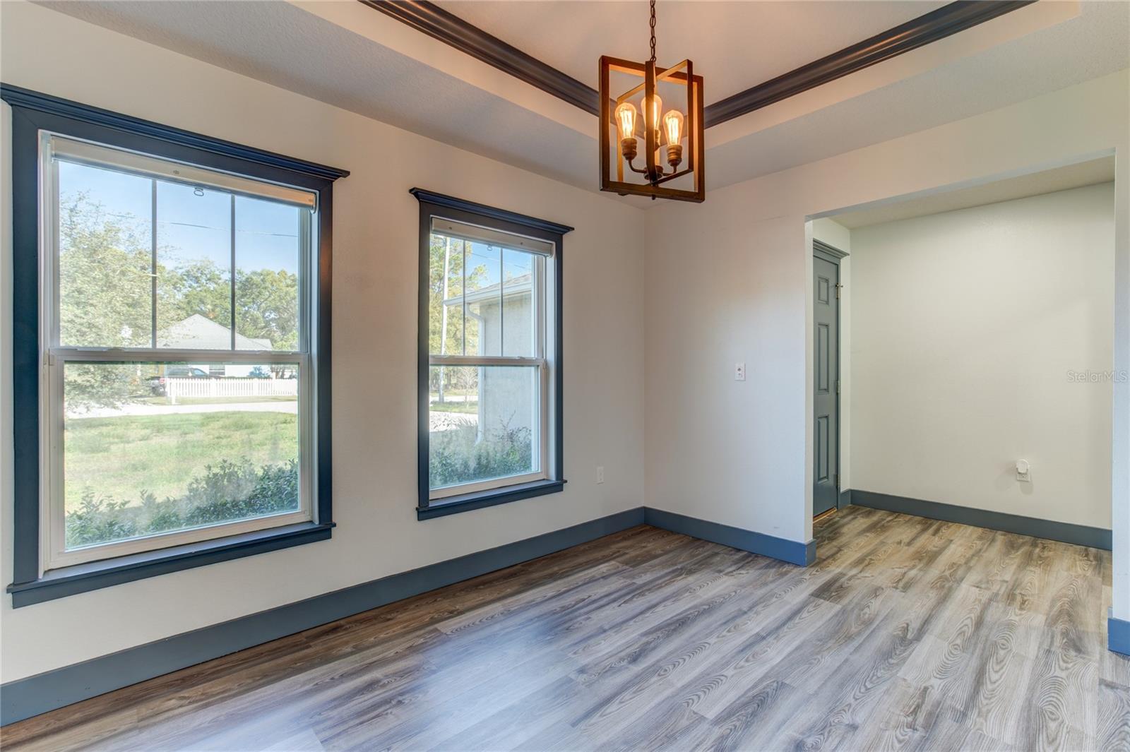 1078 E PIERCE AVENUE