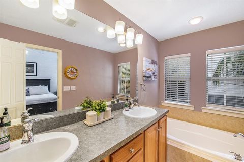 A home in TAMPA