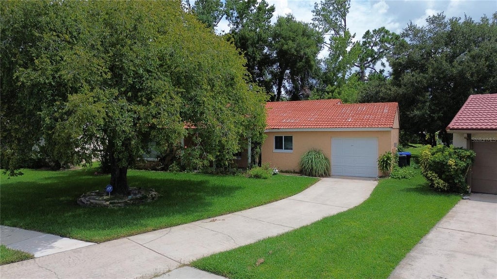 Photo of 10481 Montpelier Circle, Orlando, FL 32821 (MLS # S5158446)
