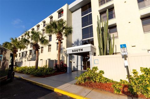 Photo of 701 S Madison Avenue #401, Clearwater, FL 33756 (MLS # A4666182) Photo of 701 S Madison Avenue #401, Clearwater, FL 33756 (MLS # A4666182)