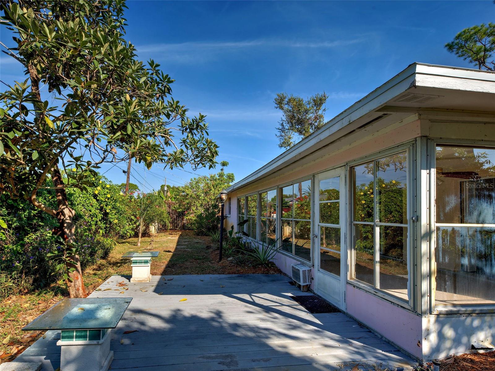 SOUTH VENICE - Residential