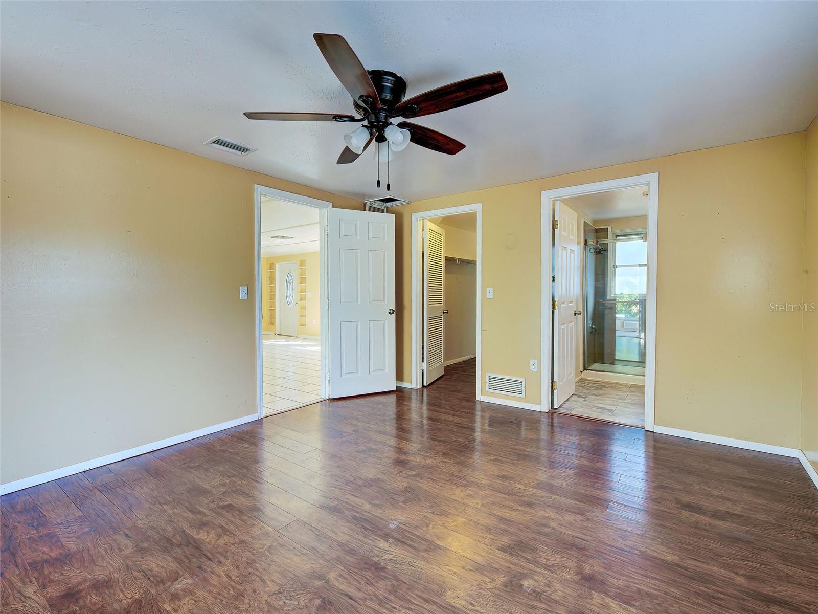 SOUTH VENICE - Residential