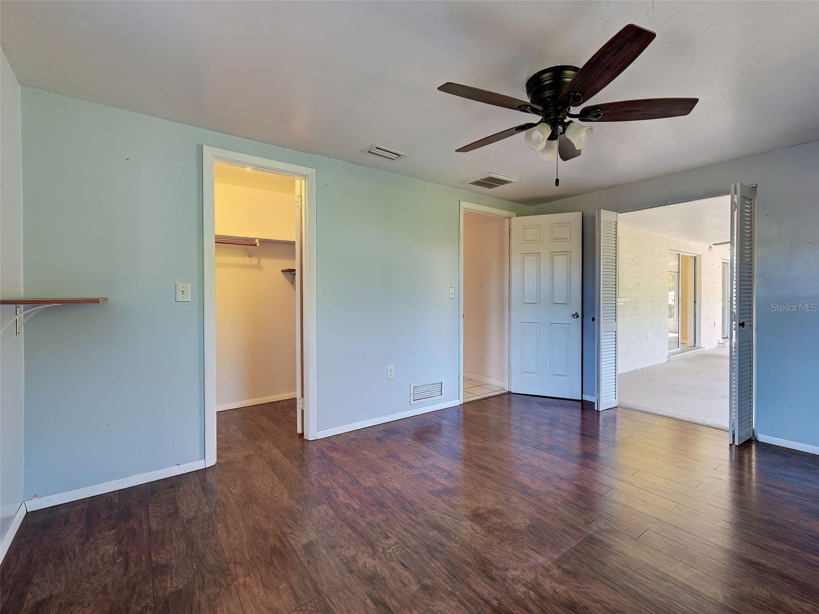 SOUTH VENICE - Residential