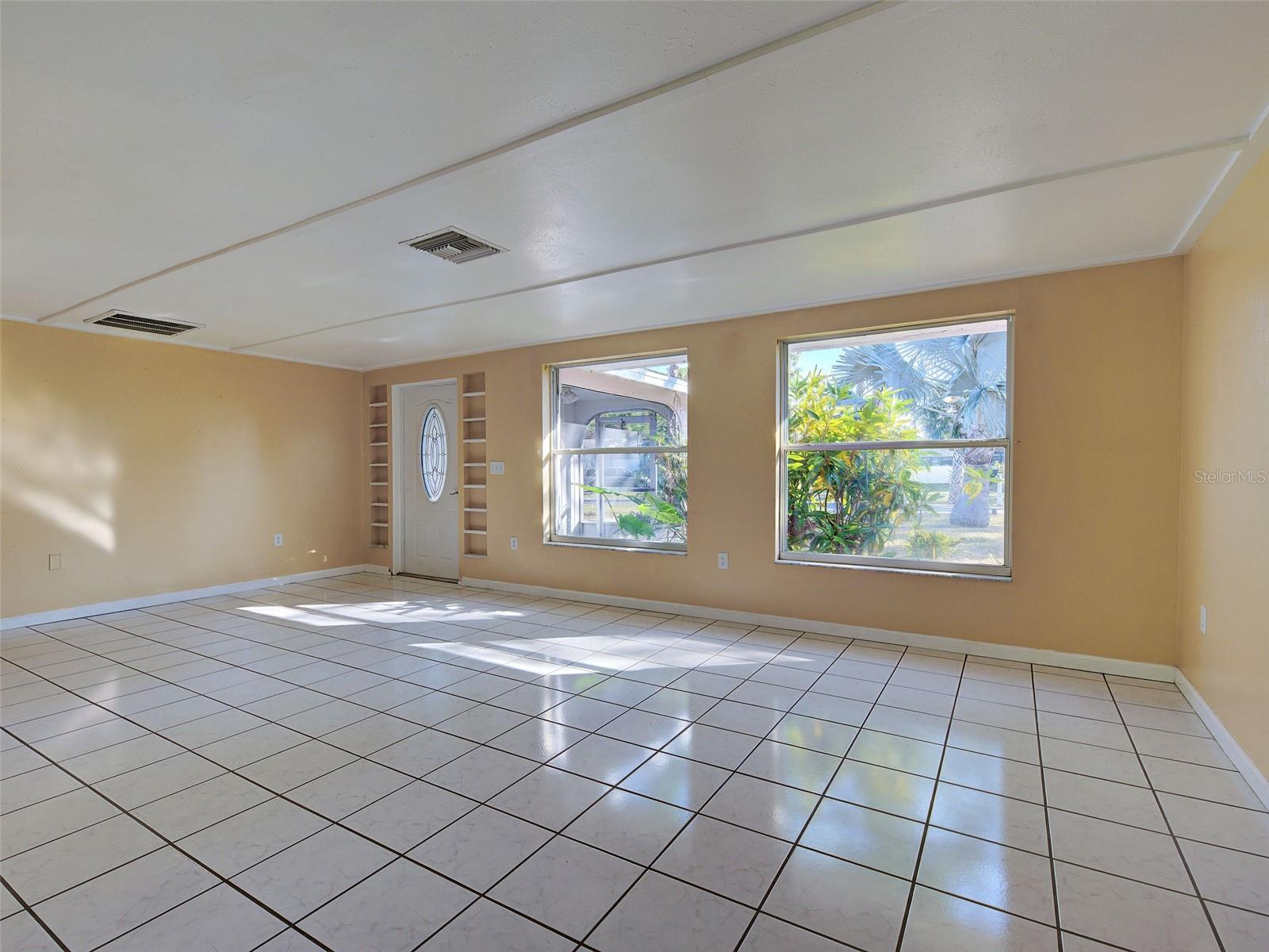 SOUTH VENICE - Residential