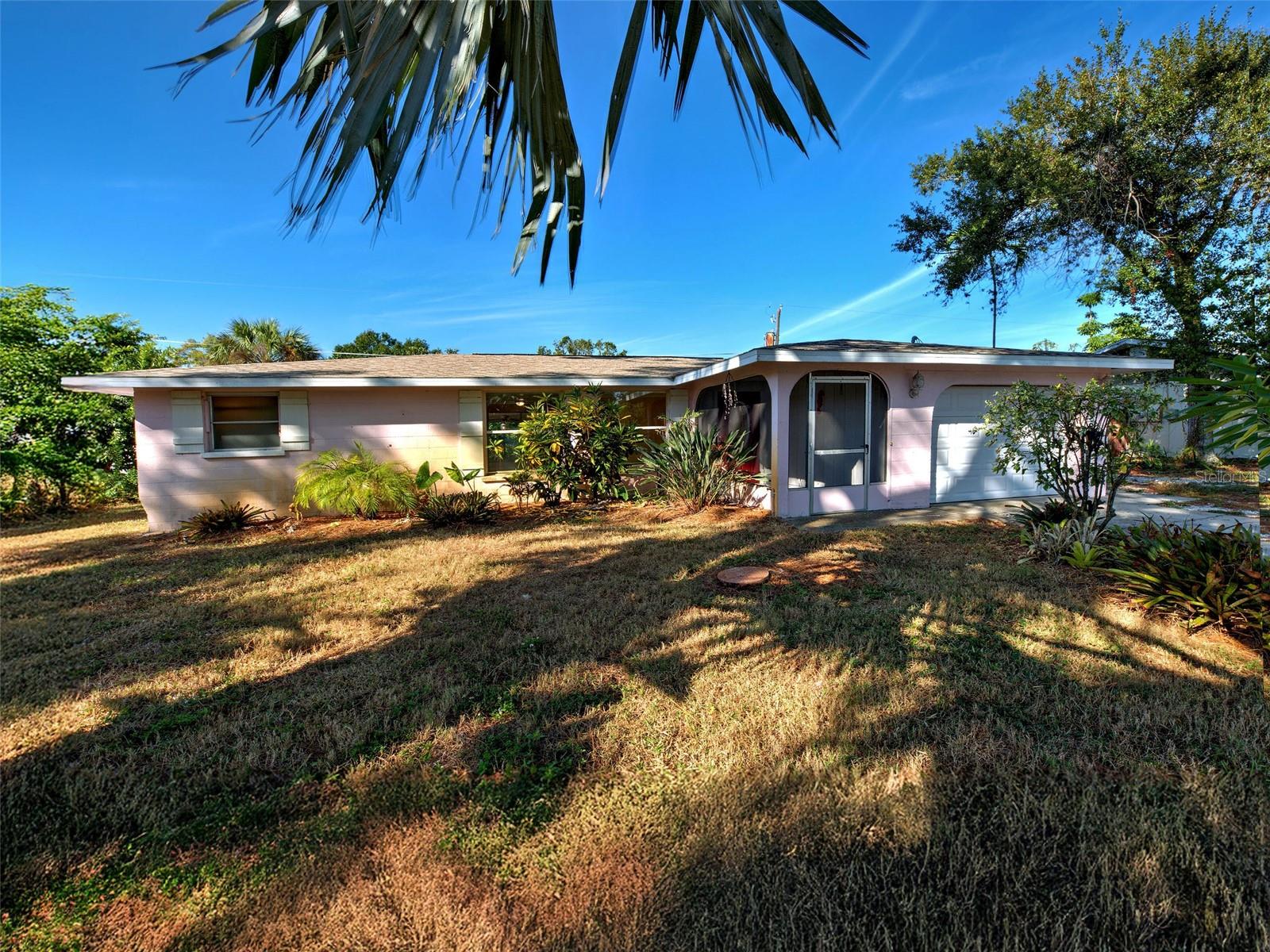 SOUTH VENICE - Residential