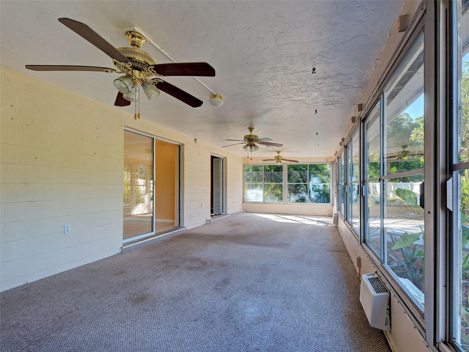 SOUTH VENICE - Residential