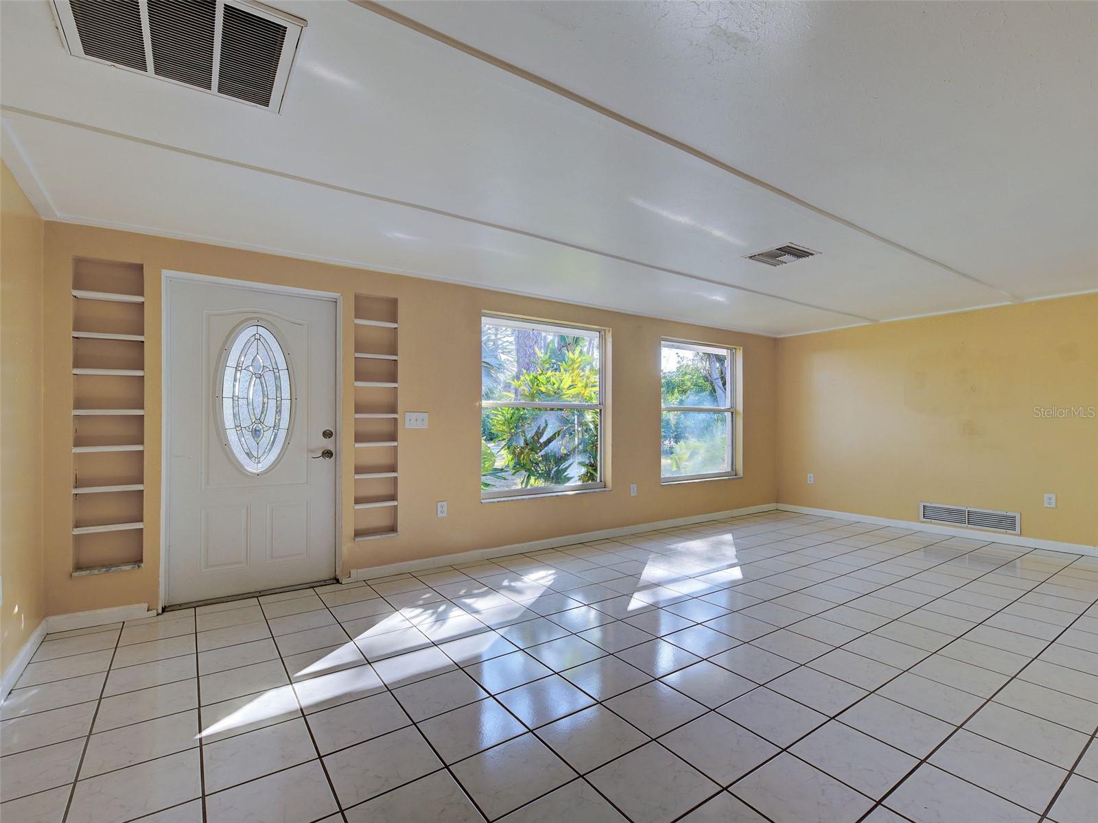 SOUTH VENICE - Residential