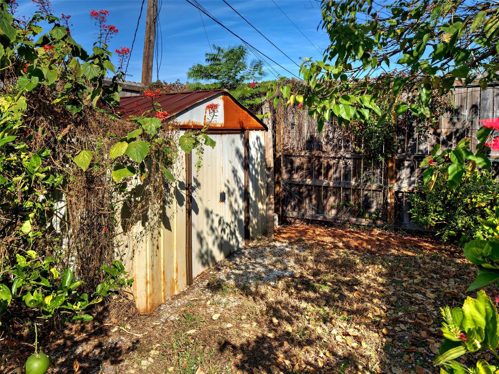 SOUTH VENICE - Residential