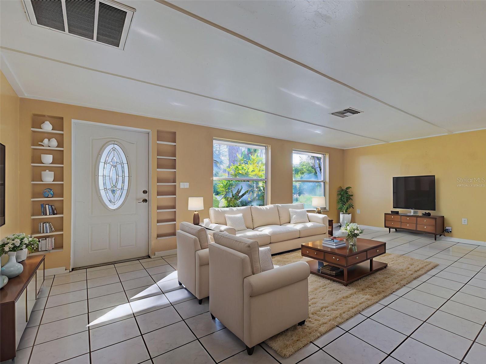 SOUTH VENICE - Residential