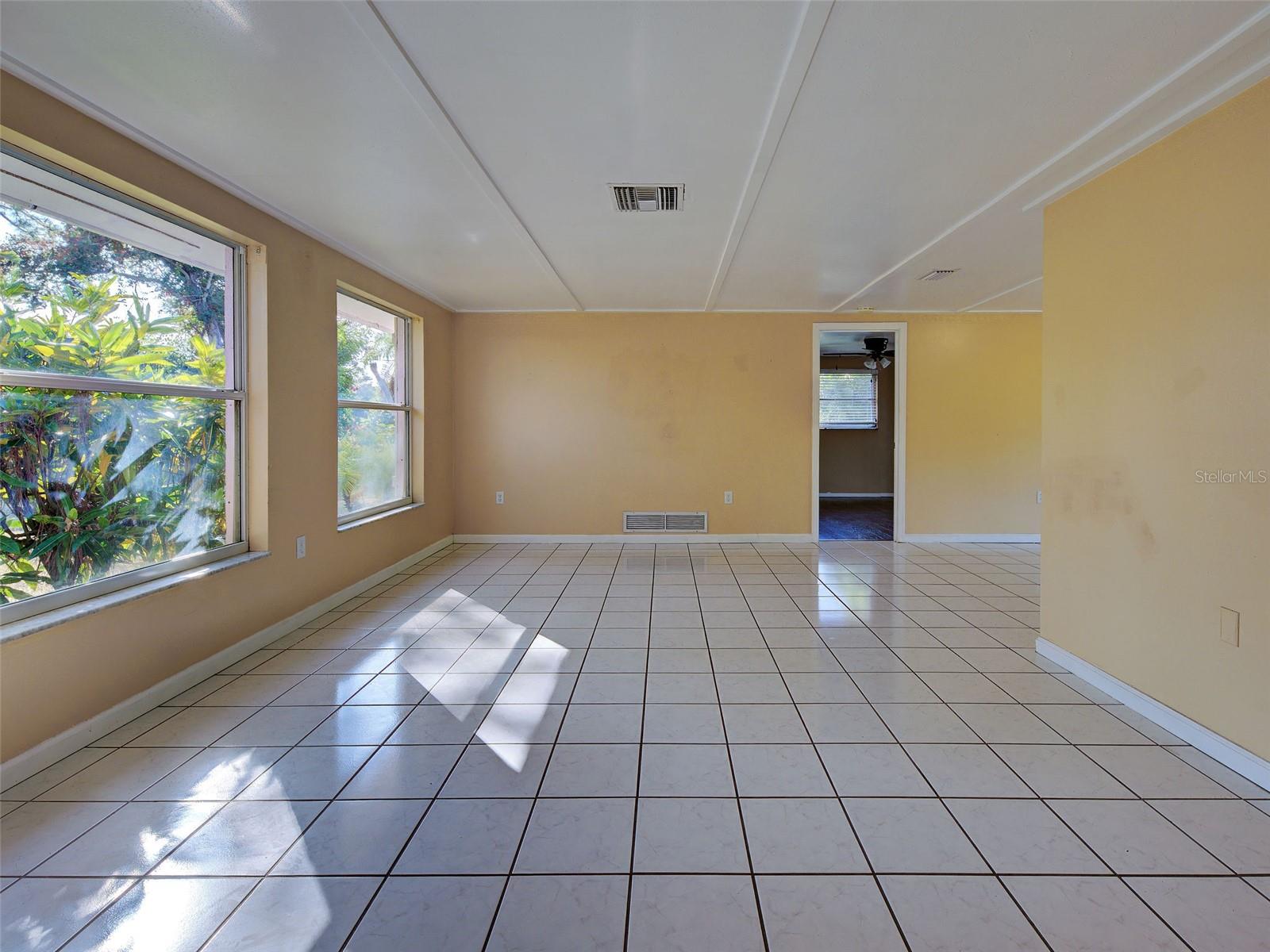 SOUTH VENICE - Residential