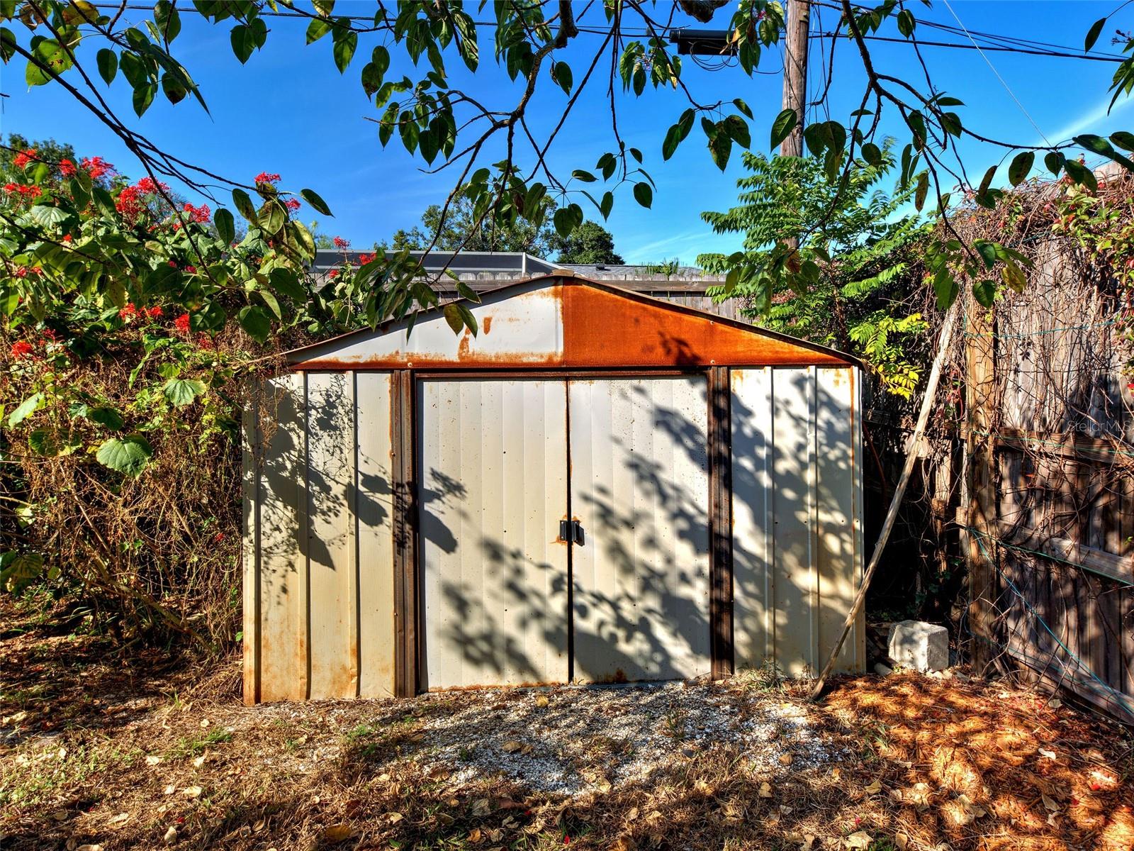 SOUTH VENICE - Residential