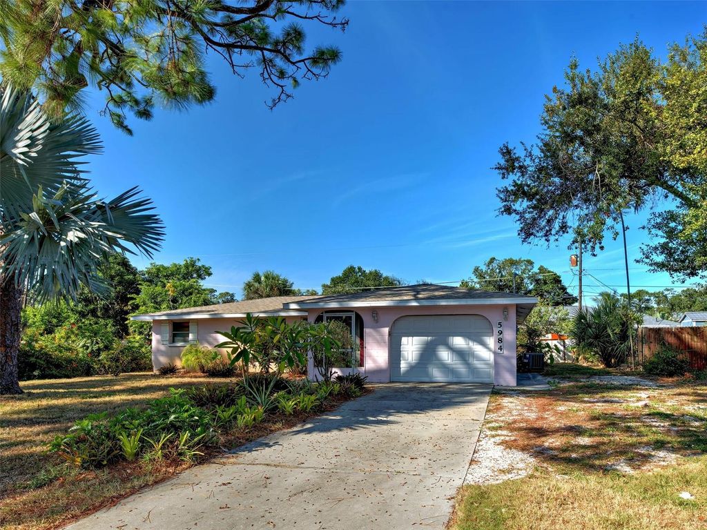 Photo of 5984 Diana Road, Venice, FL 34293 (MLS # D6144907)
