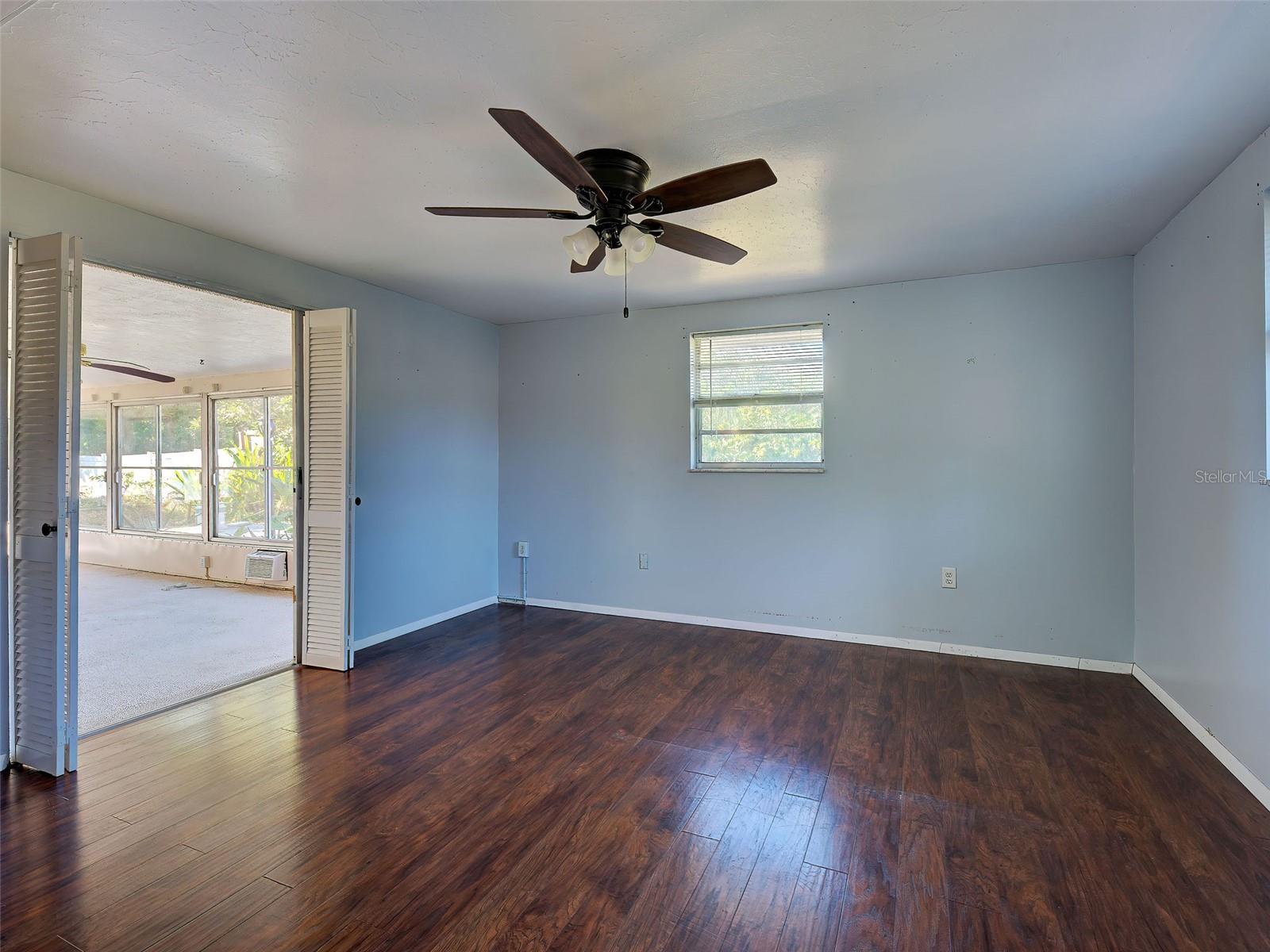 SOUTH VENICE - Residential