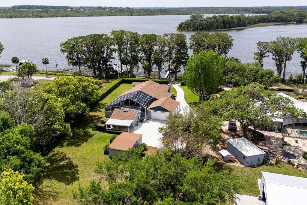 Photo of 11619 Lane Park Road, Tavares, FL 32778 (MLS # G5094987)