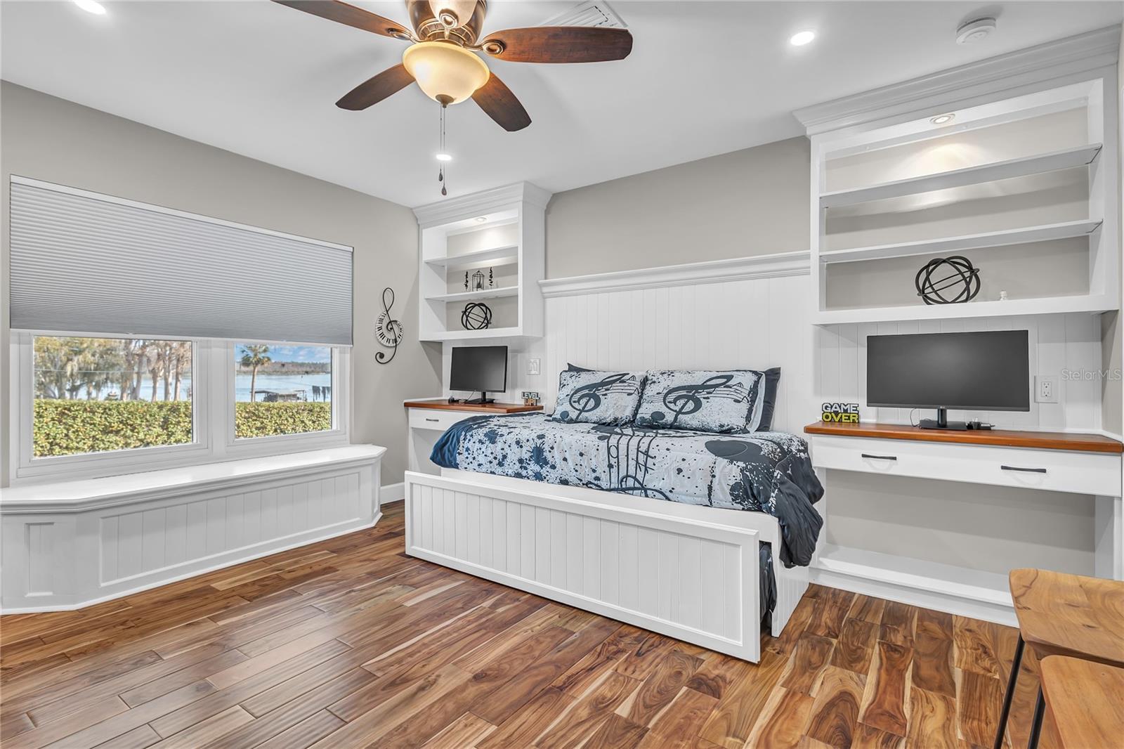 ACREAGE & UNREC - Residential