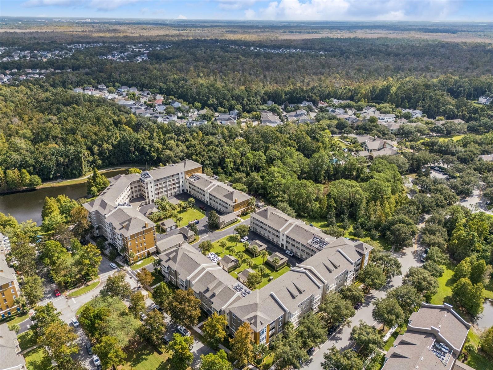 ARTISAN CLUB CONDO PH 04 - Residential