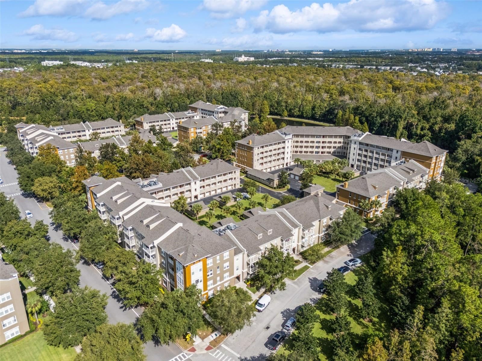 ARTISAN CLUB CONDO PH 04 - Residential