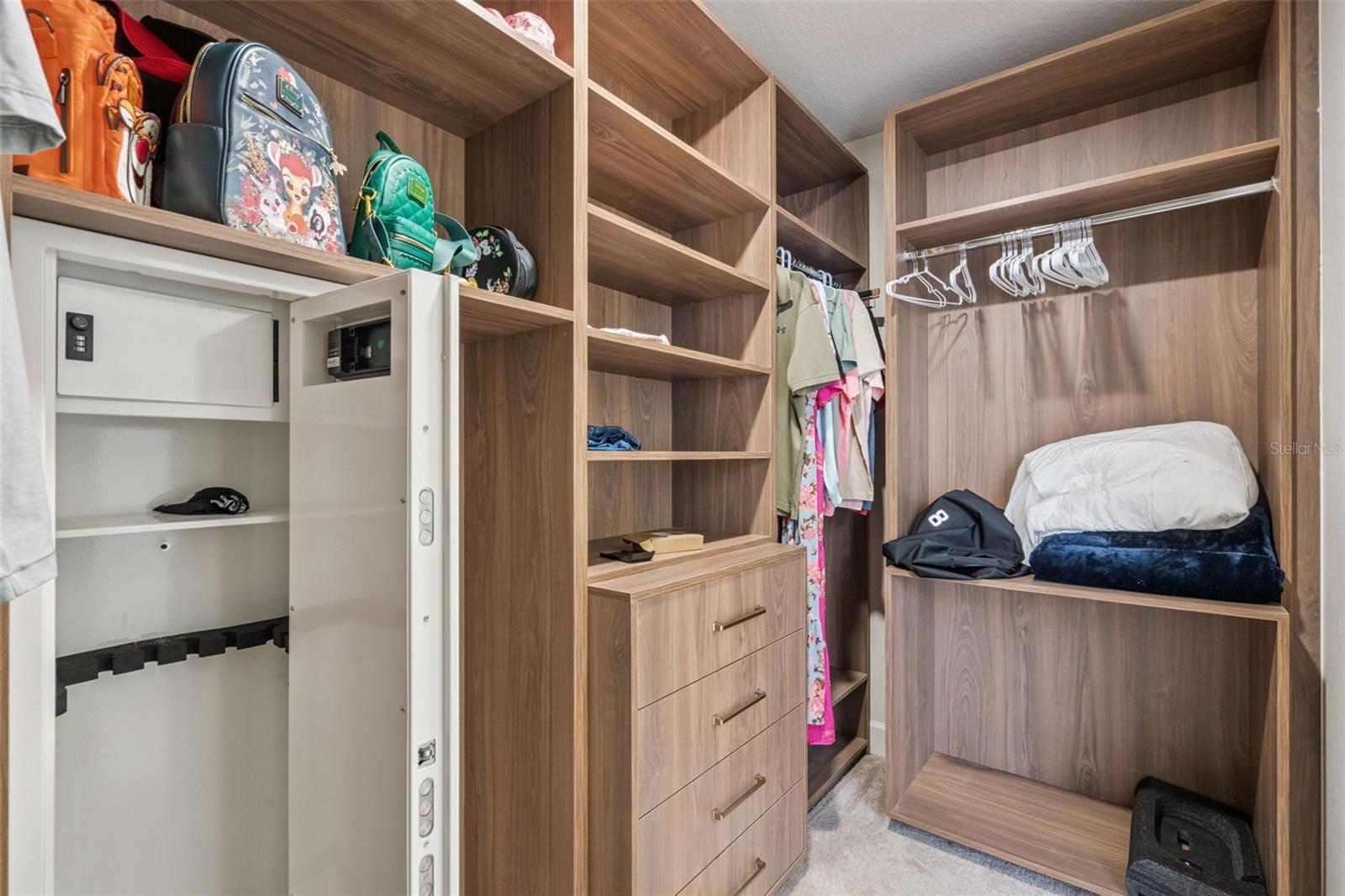 ARTISAN CLUB CONDO PH 04 - Residential