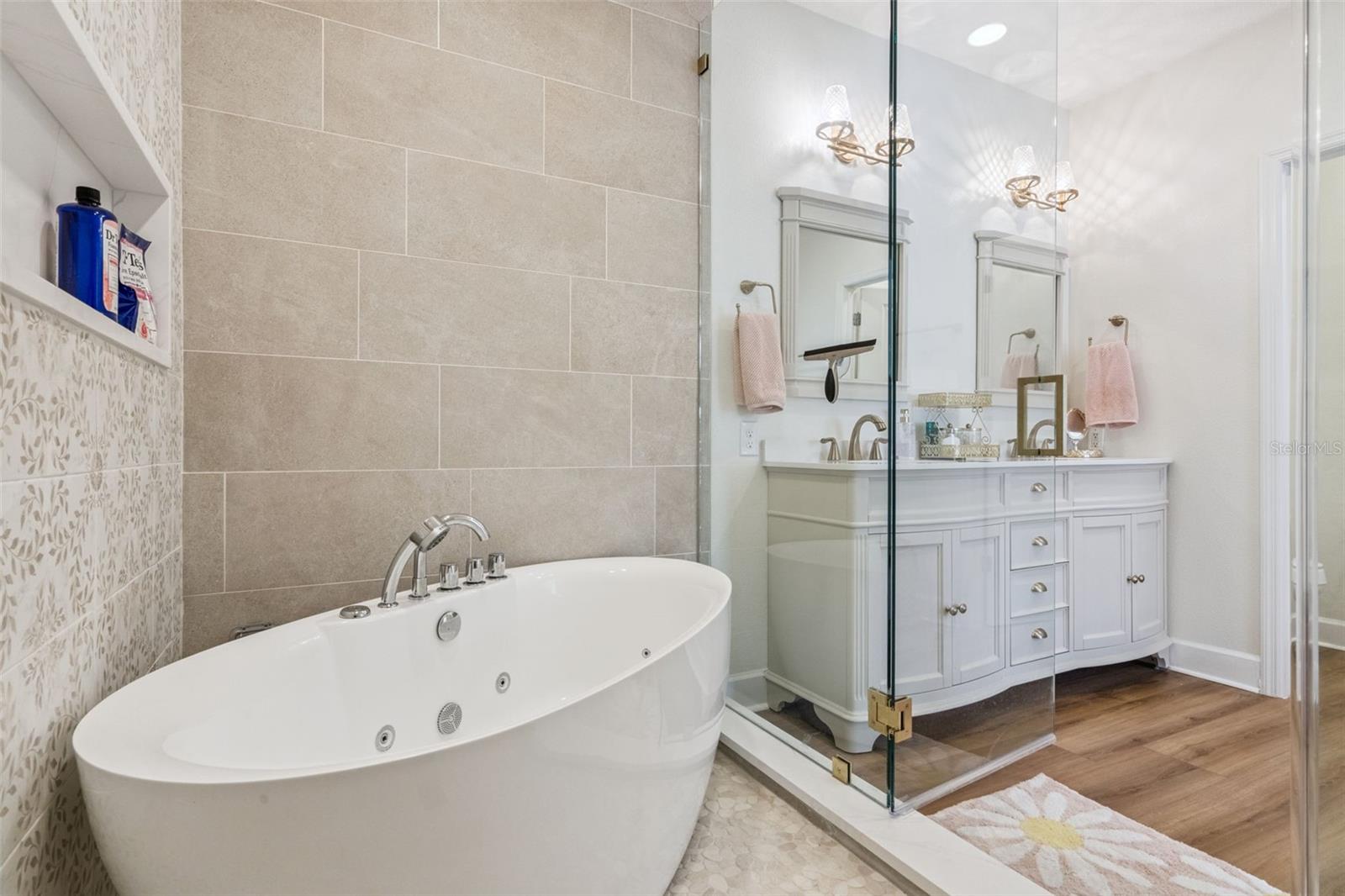 ARTISAN CLUB CONDO PH 04 - Residential