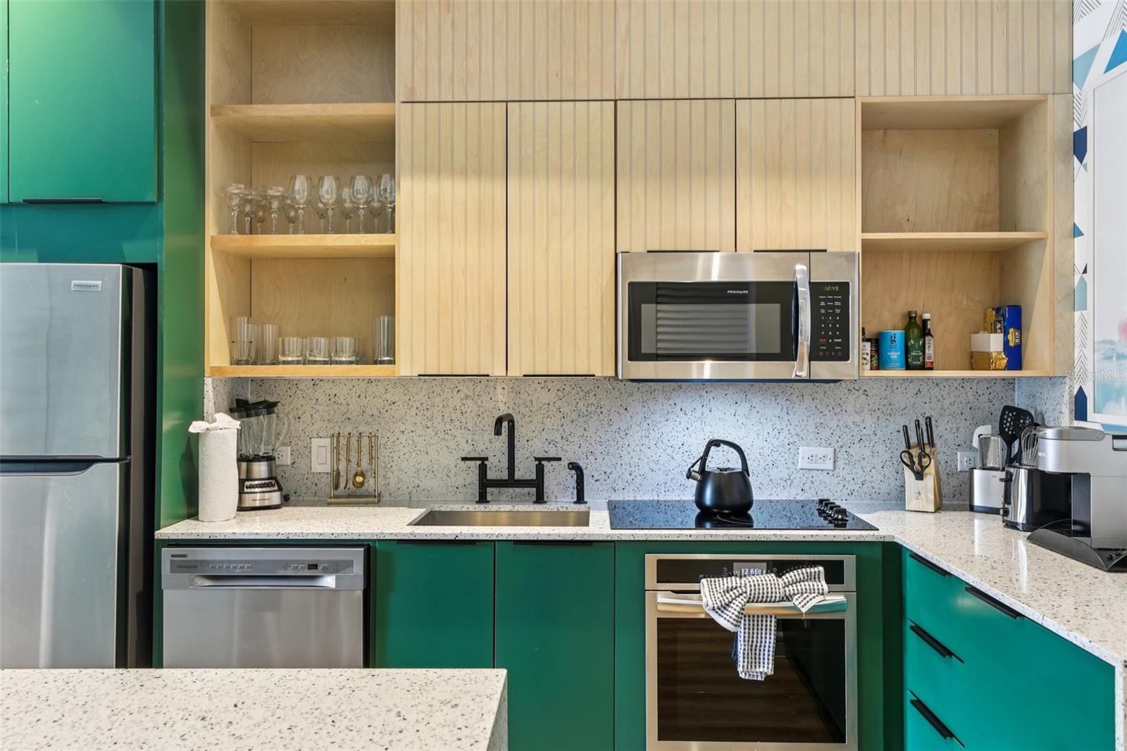 SUNSET WALK HOTEL CONDO PH 1 - Residential