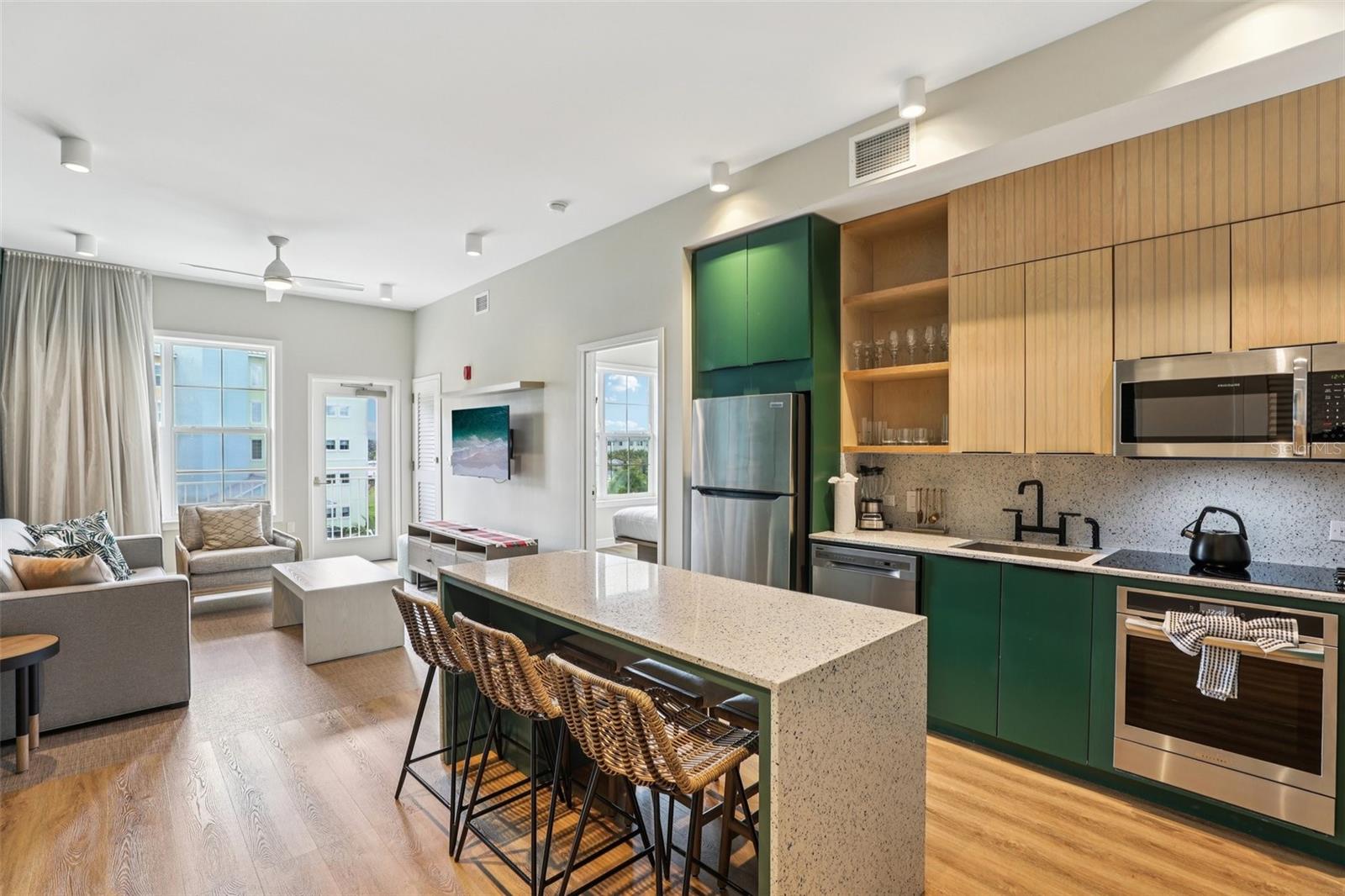 SUNSET WALK HOTEL CONDO PH 1 - Residential