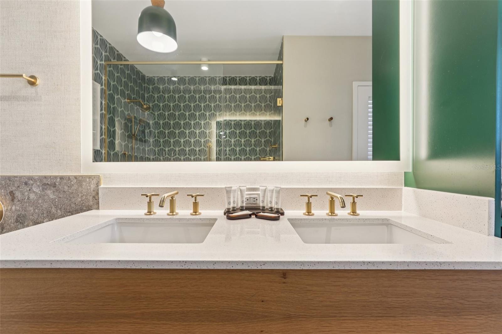 SUNSET WALK HOTEL CONDO PH 1 - Residential