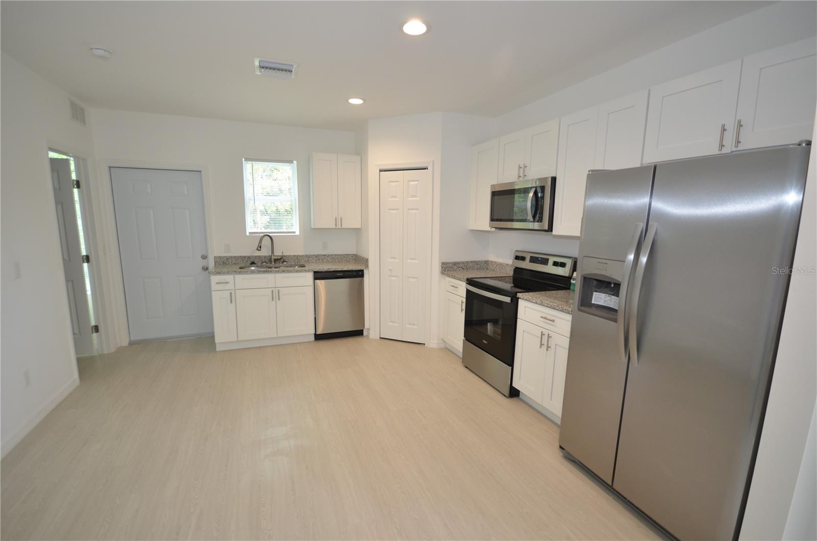 SCHOOL VIEW HOMES - Residential