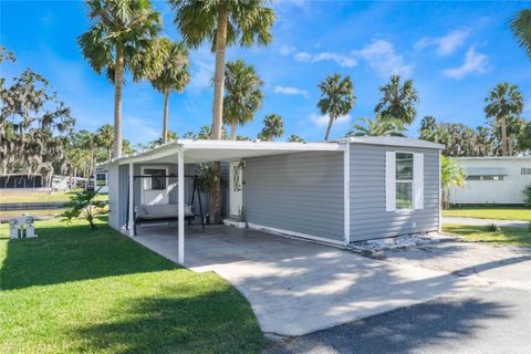 A home in EUSTIS