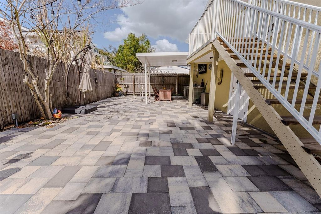 Photo of 203 W Crest 1/2 Avenue, Tampa, FL 33603 (MLS # TB8499458)