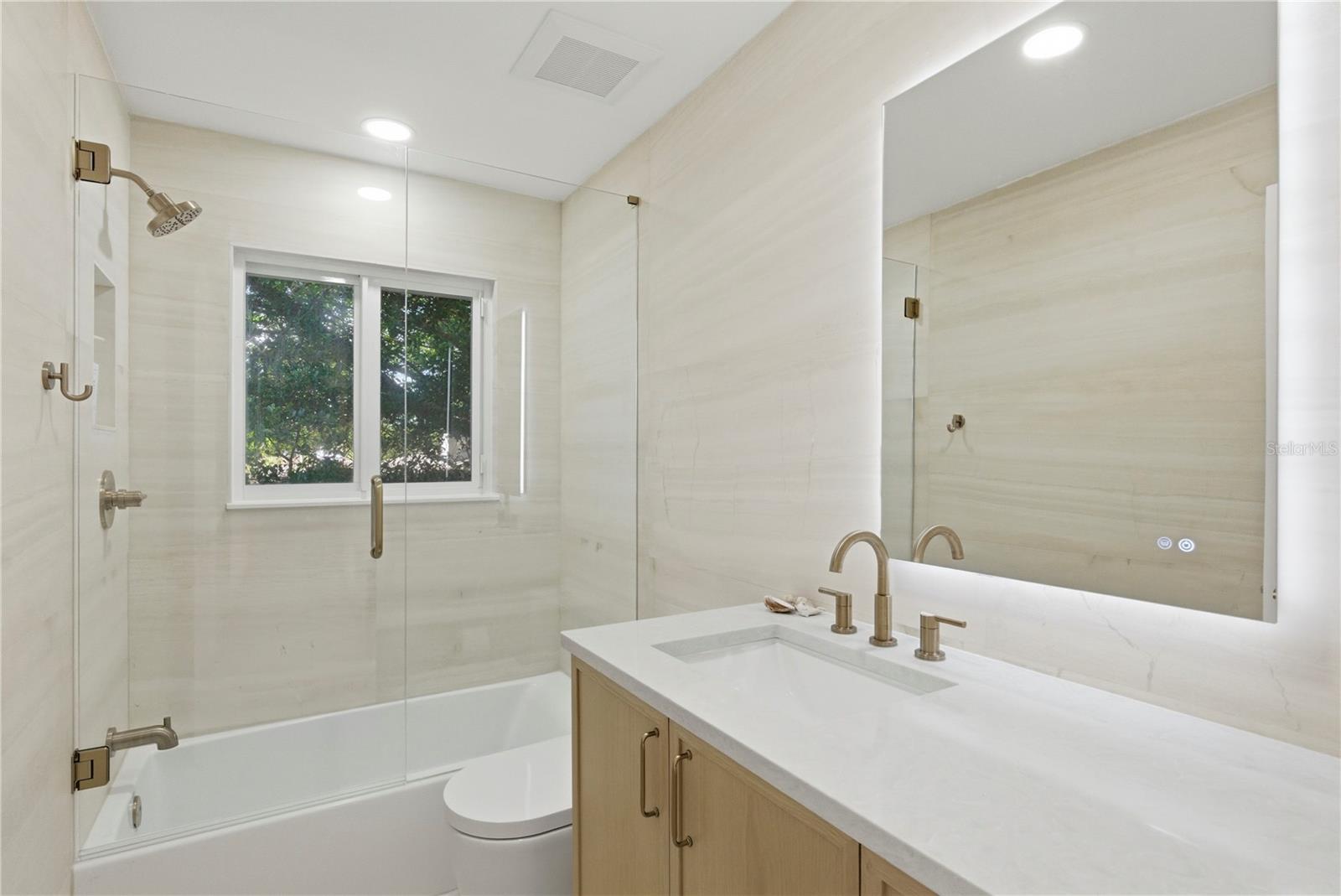 TROPICAL SHORES 1ST ADD - Residential Lease