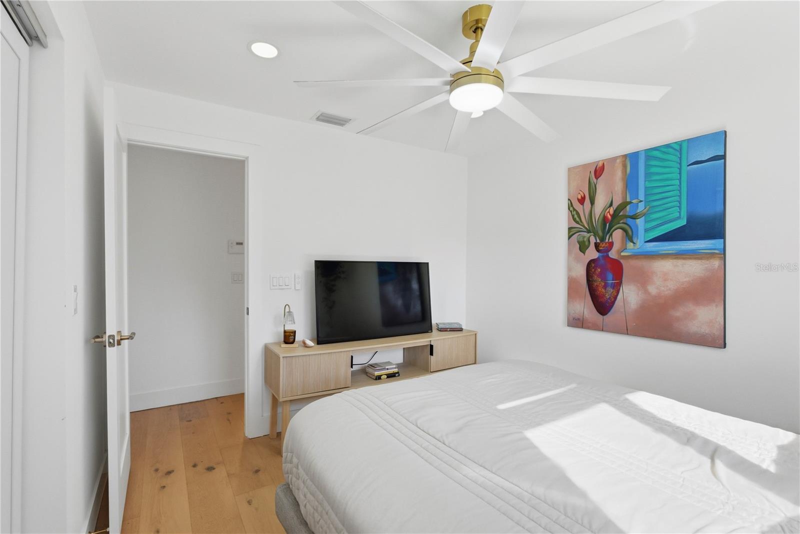 TROPICAL SHORES 1ST ADD - Residential Lease