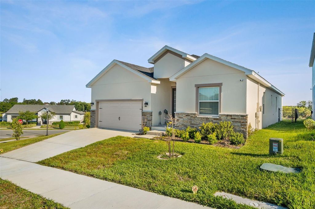 Photo of 1553 Fleur Drive, Davenport, FL 33837 (MLS # S5148646)
