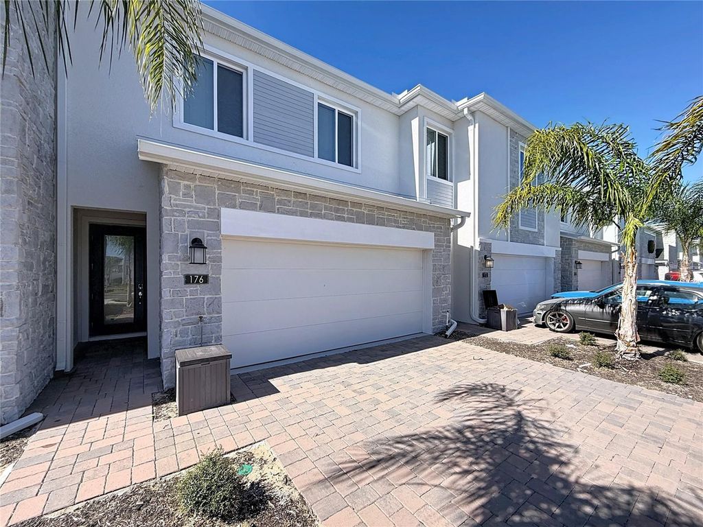 Photo of 176 Bogey Drive, Davenport, FL 33896 (MLS # S5142726)