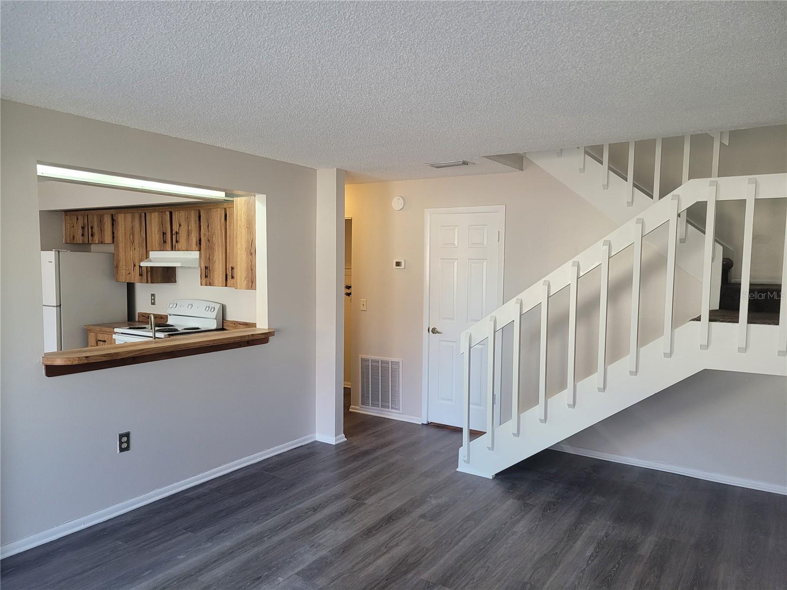 PHEASANT RUN AT ROSEMONT CONDO PH 1 - Residential Lease